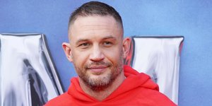 Tom Hardy and Daniel Craig's Crime Caper Is Leaving Streaming Ahead of Jason Statham's Reboot